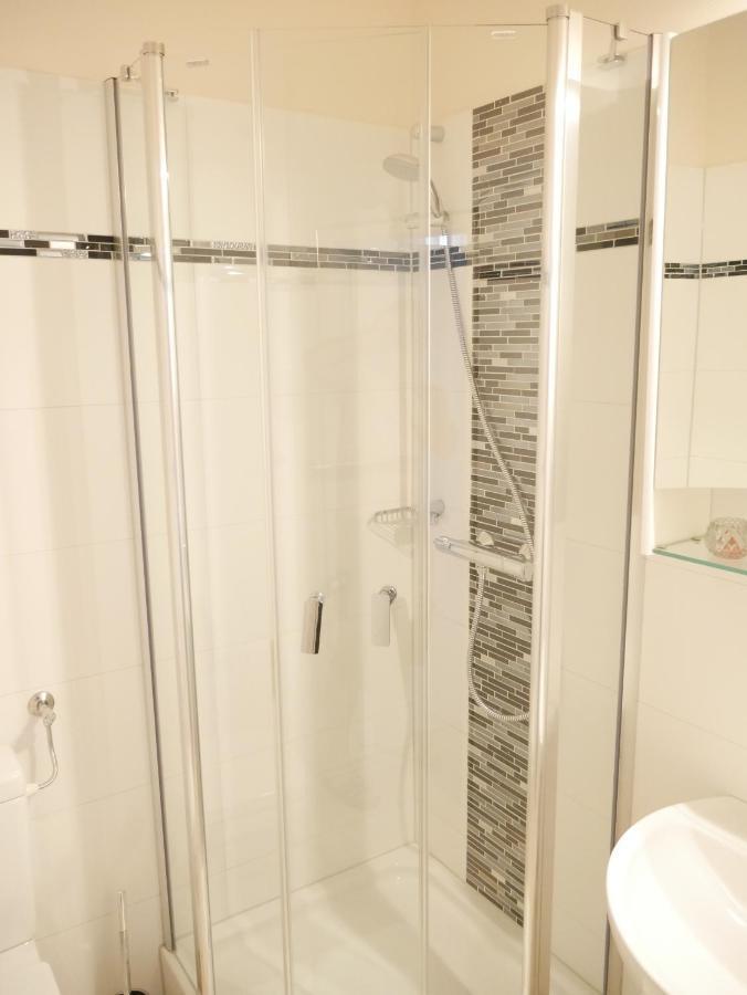 Ferienzimmer Weltenbummler,라인스베르크 외부 사진