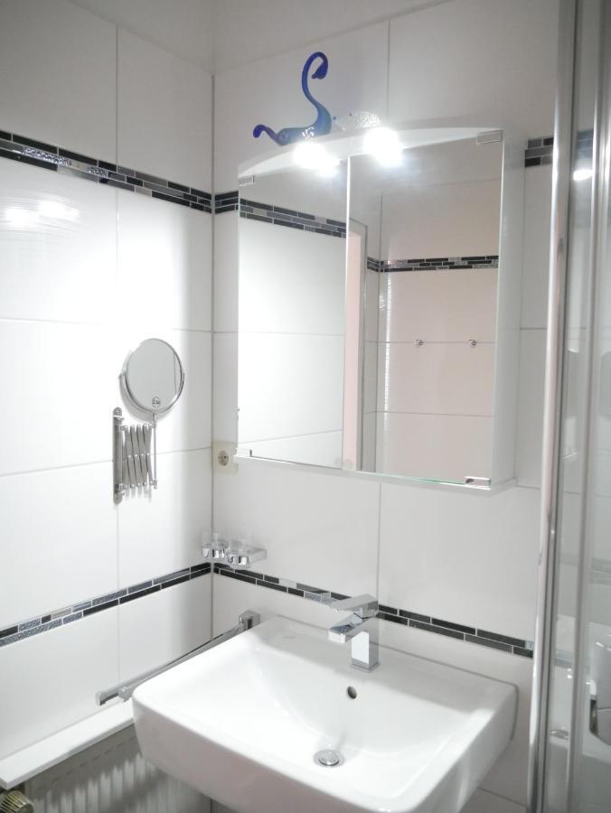 Ferienzimmer Weltenbummler,라인스베르크 외부 사진