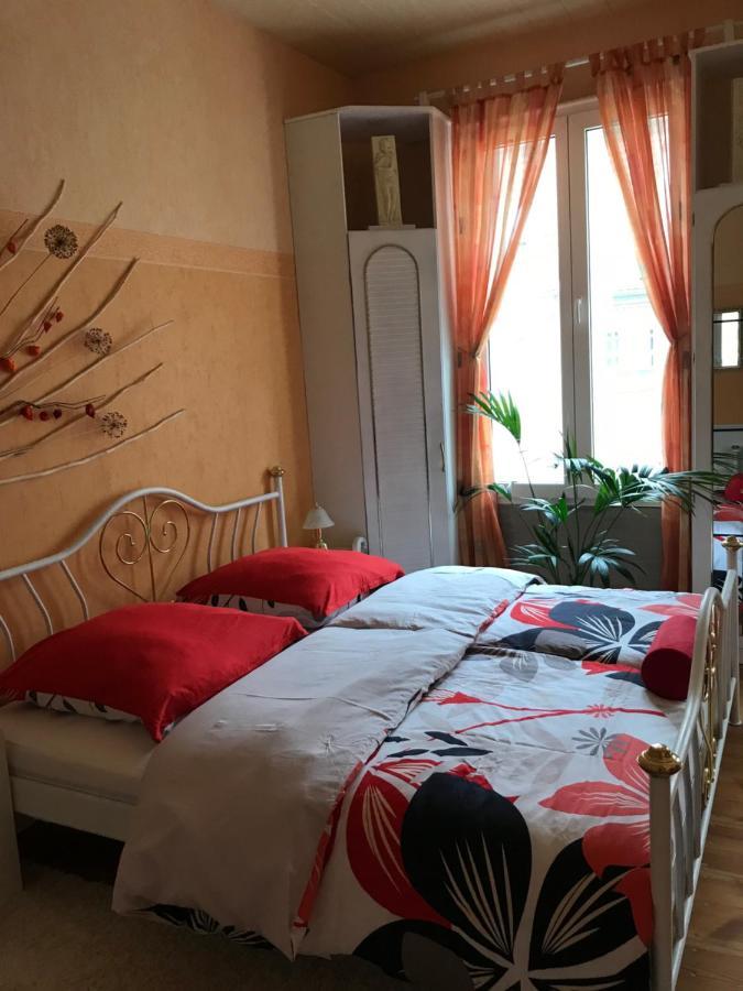 Ferienzimmer Weltenbummler,라인스베르크 외부 사진
