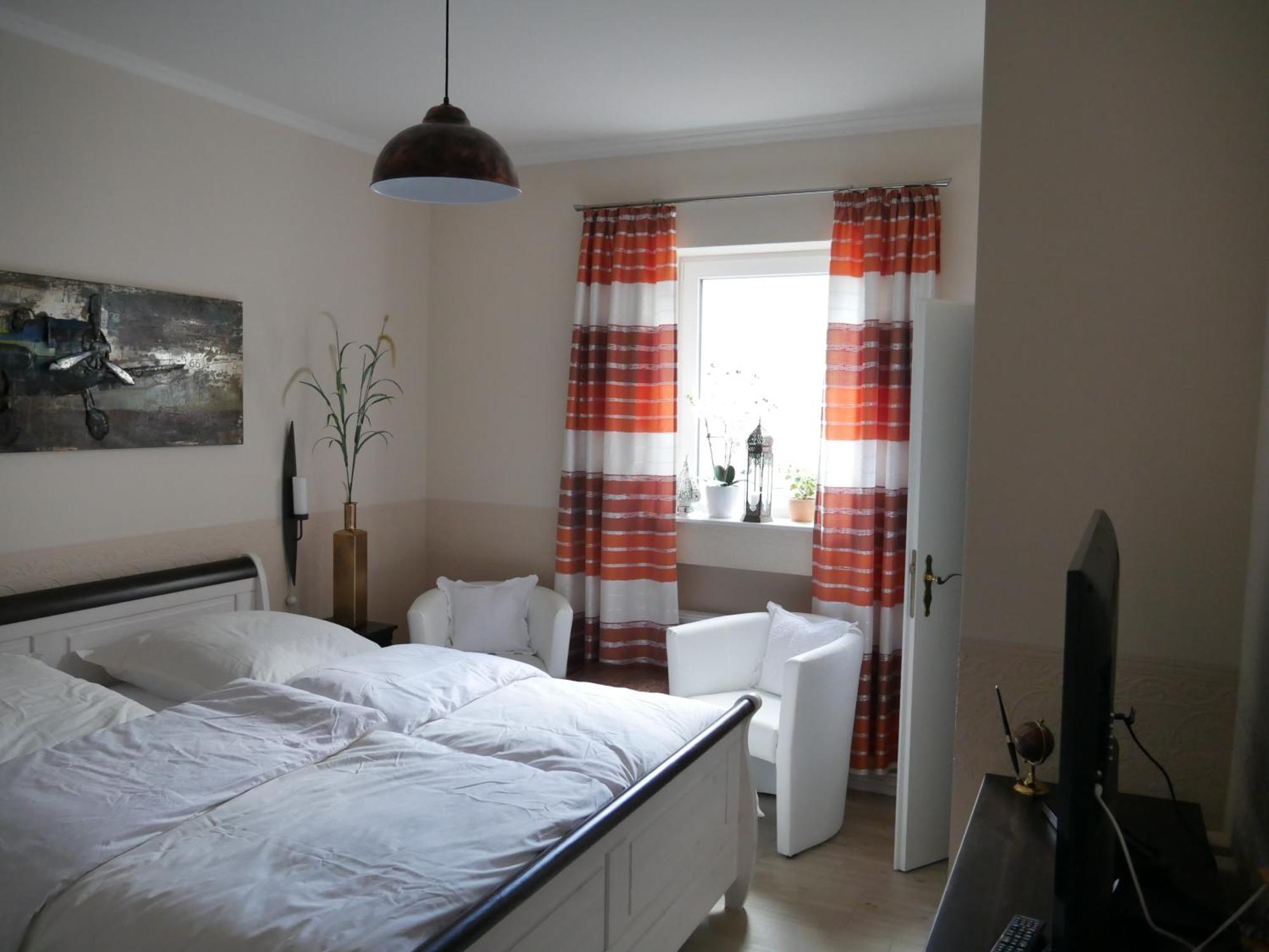 Ferienzimmer Weltenbummler,라인스베르크 외부 사진