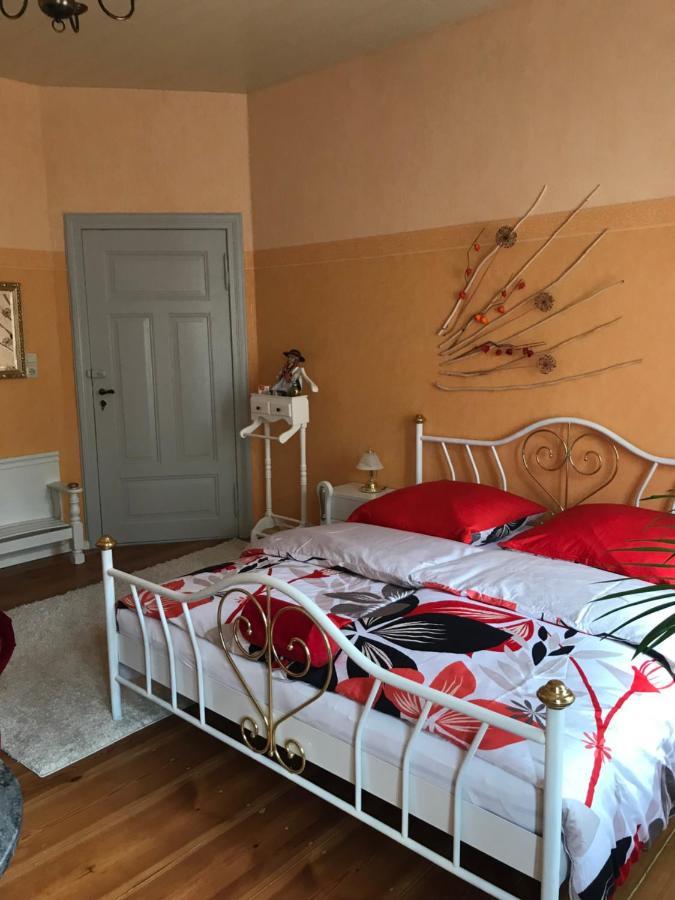 Ferienzimmer Weltenbummler,라인스베르크 외부 사진