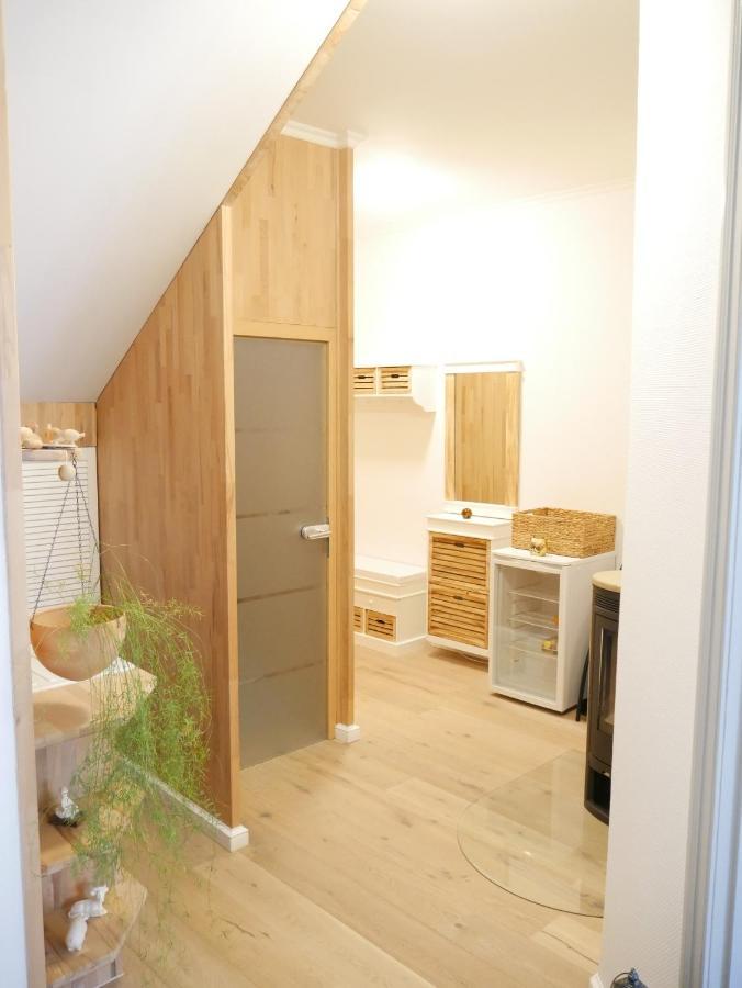Ferienzimmer Weltenbummler,라인스베르크 외부 사진