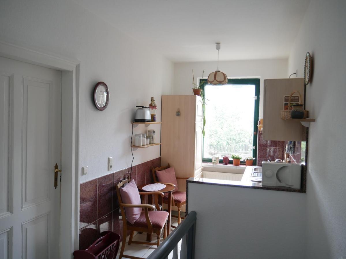 Ferienzimmer Weltenbummler,라인스베르크 외부 사진