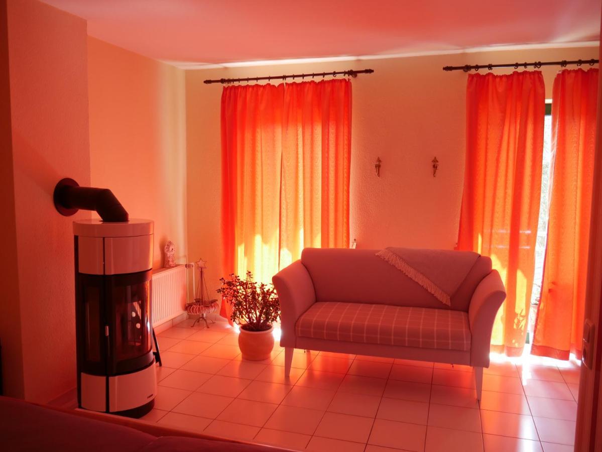 Ferienzimmer Weltenbummler,라인스베르크 외부 사진
